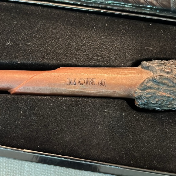 Harry Potter’s Wand That Lights Up 14 Inches long Noble Collection - Picture 5 of 11